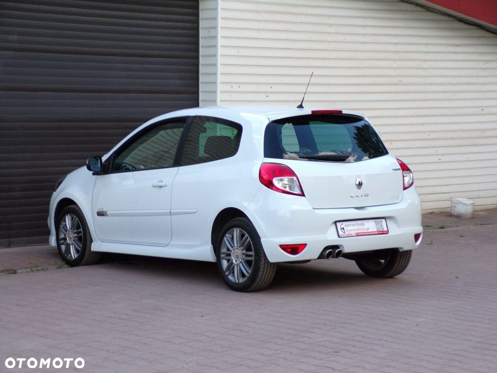 Renault Clio - 10