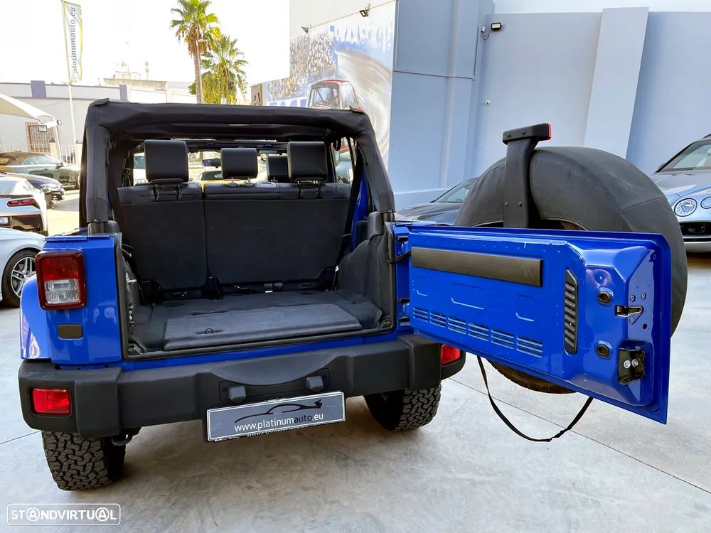 Jeep Wrangler 2.8 CRD ATX Sport - 30