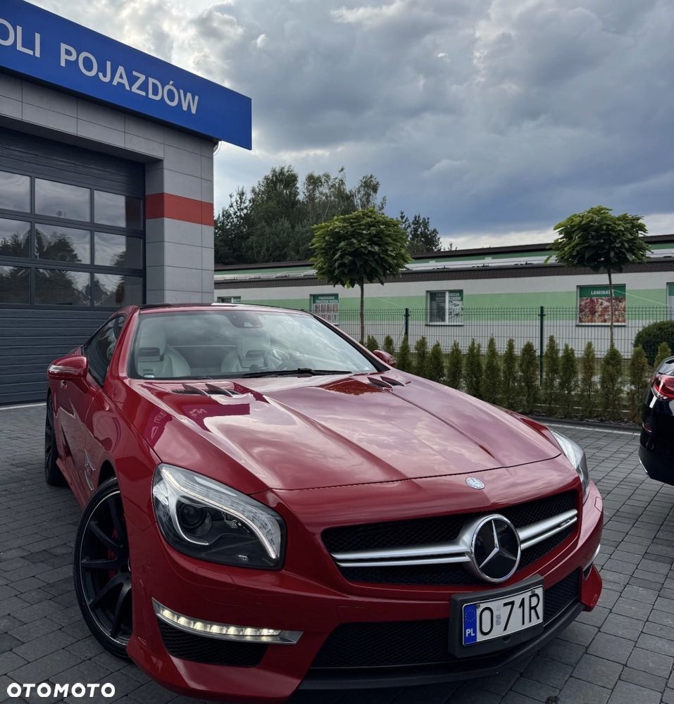 Mercedes-Benz SL 63 AMG - 12