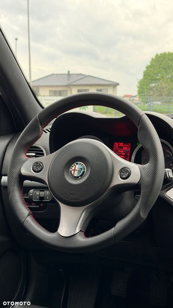 Alfa Romeo 159 1.9 JTDM 16V DPF ti - 25