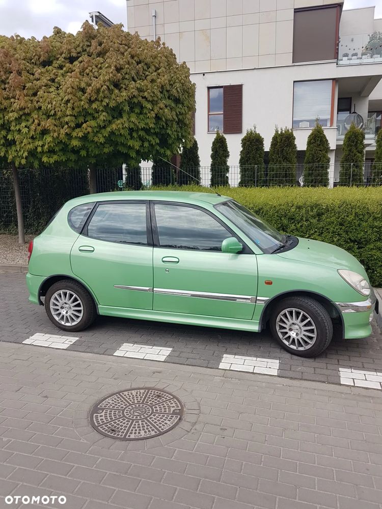 Daihatsu Sirion - 3