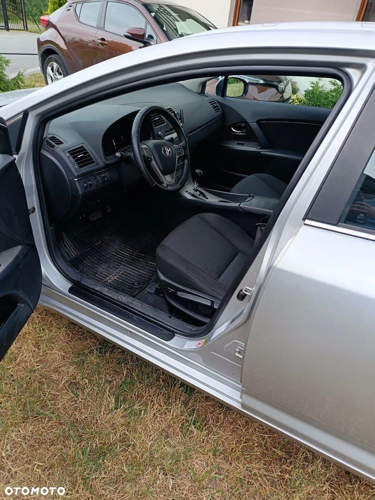 Toyota Avensis 1.8 Multidrive S Sol - 6