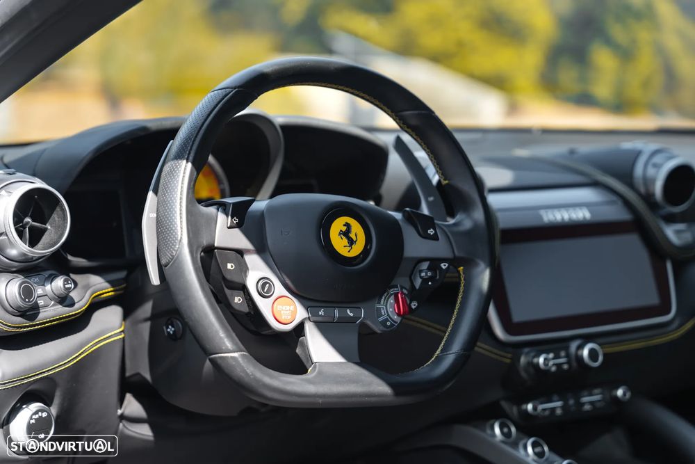 Ferrari GTC4 Lusso - 19
