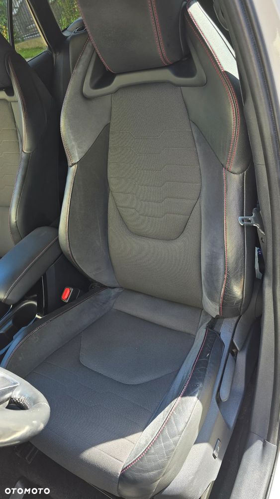Toyota Corolla 1.8 Hybrid Executive - 8