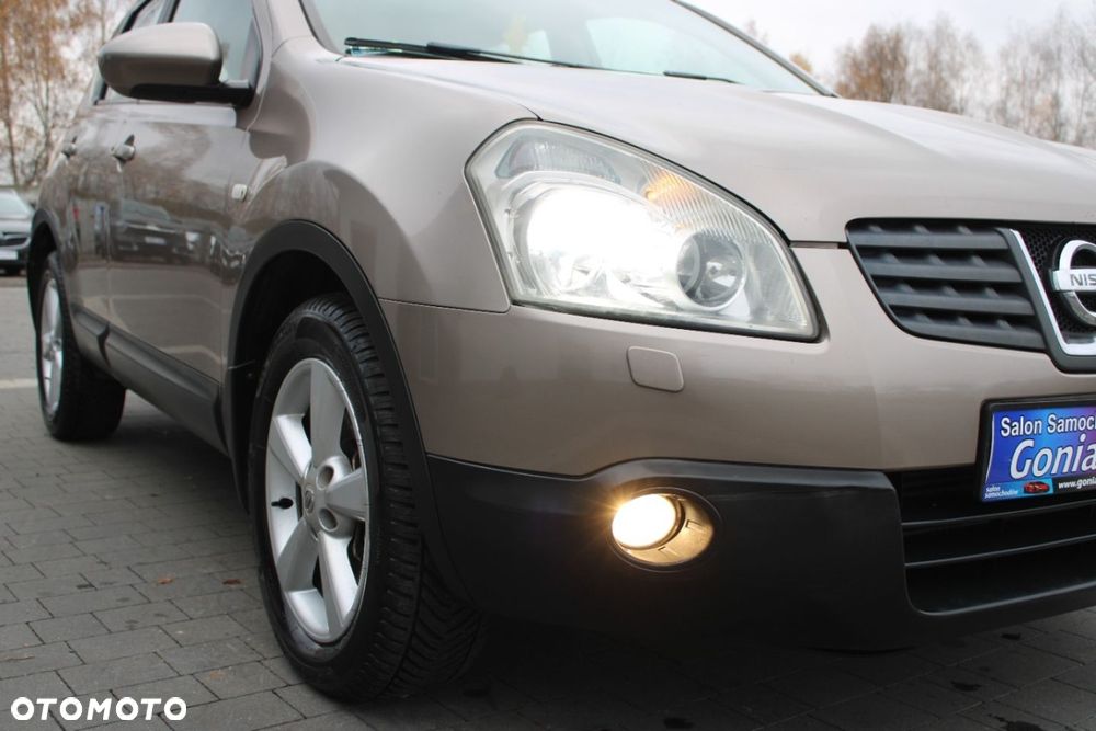 Nissan Qashqai 2.0 dCi 4 x 4 DPF tekna - 14