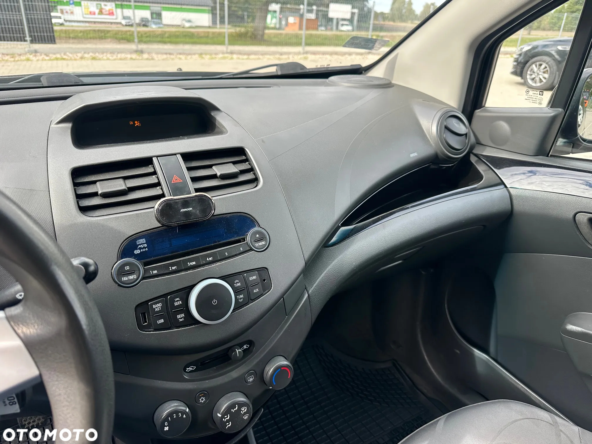Chevrolet Spark 1.0 Base - 13