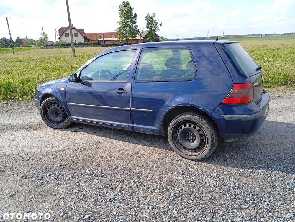 Volkswagen Golf - 6