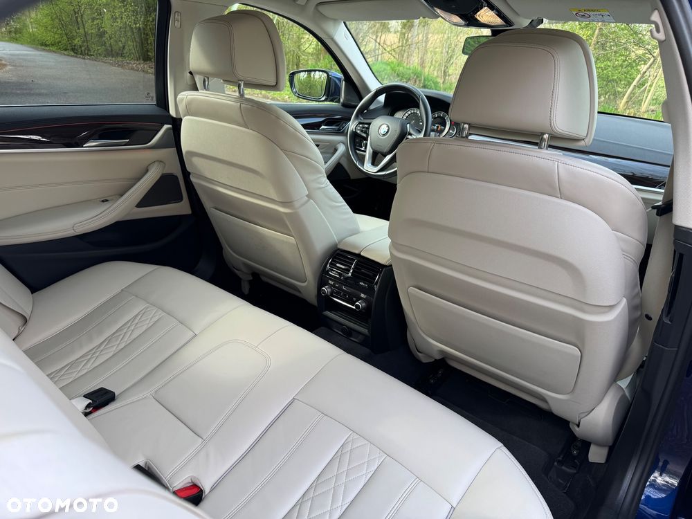 BMW Seria 5 530i xDrive Luxury Line - 17