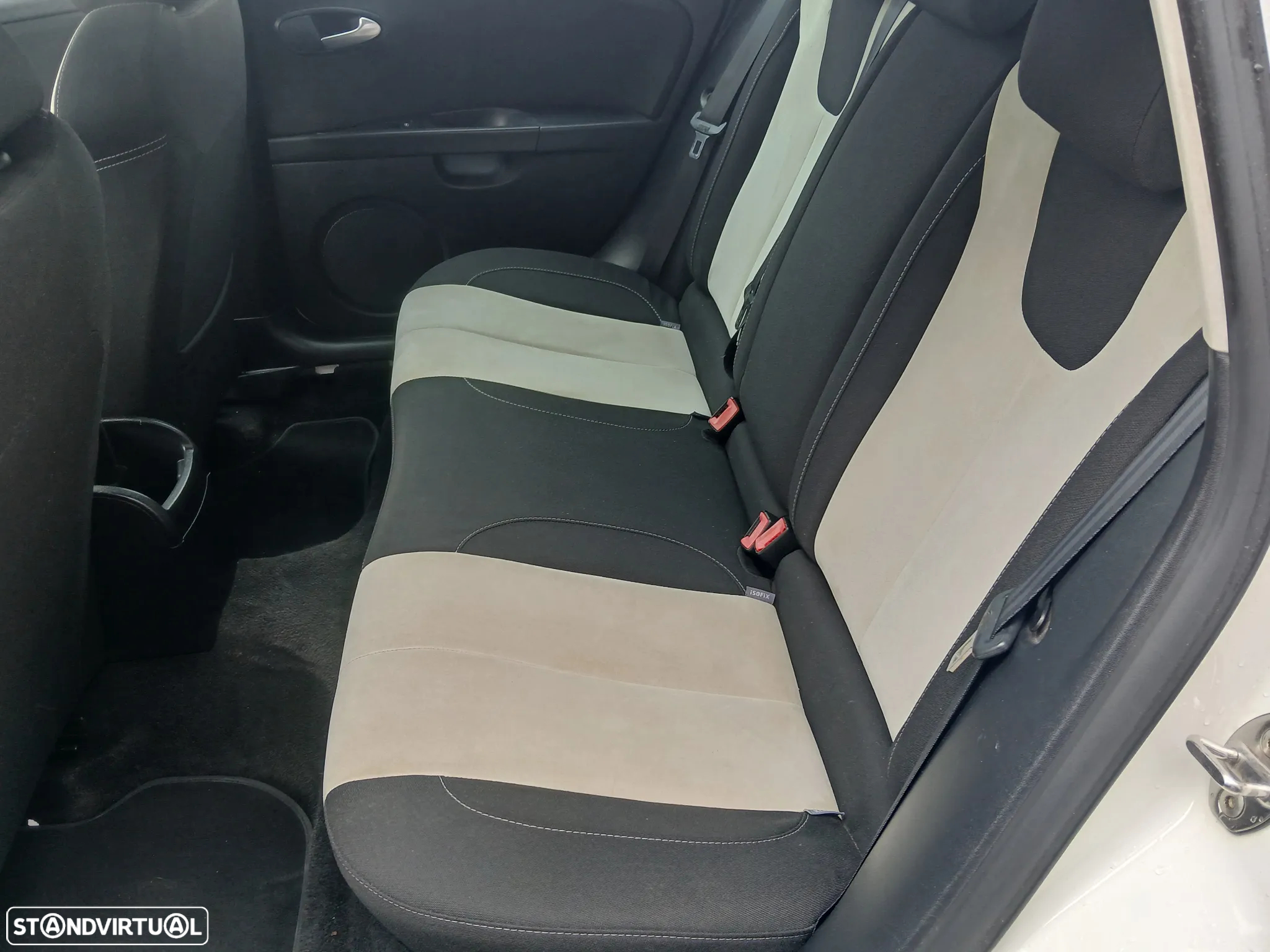 SEAT Leon 2.0 TDI FR - 17
