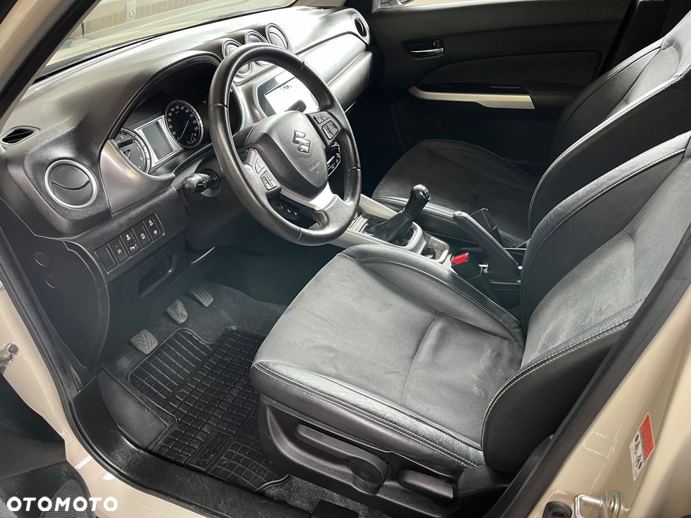 Suzuki Vitara 1.6 Premium 2WD - 25