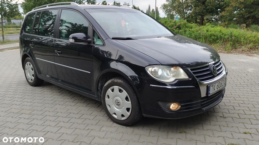 Volkswagen Touran 2.0 TDI DPF Trendline DSG - 4