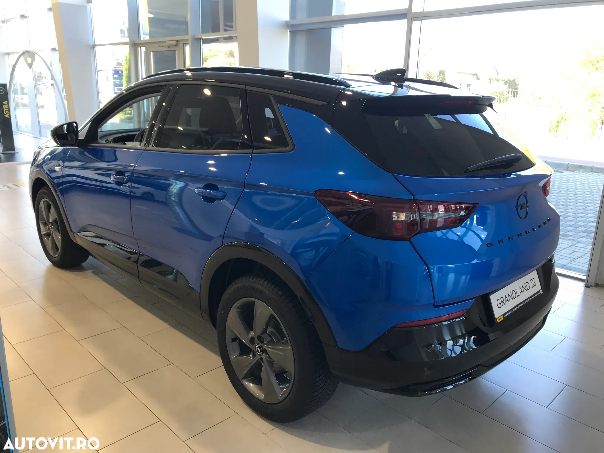 Opel Grandland X 1.2 Turbo START/STOP AT8 GS Line - 4