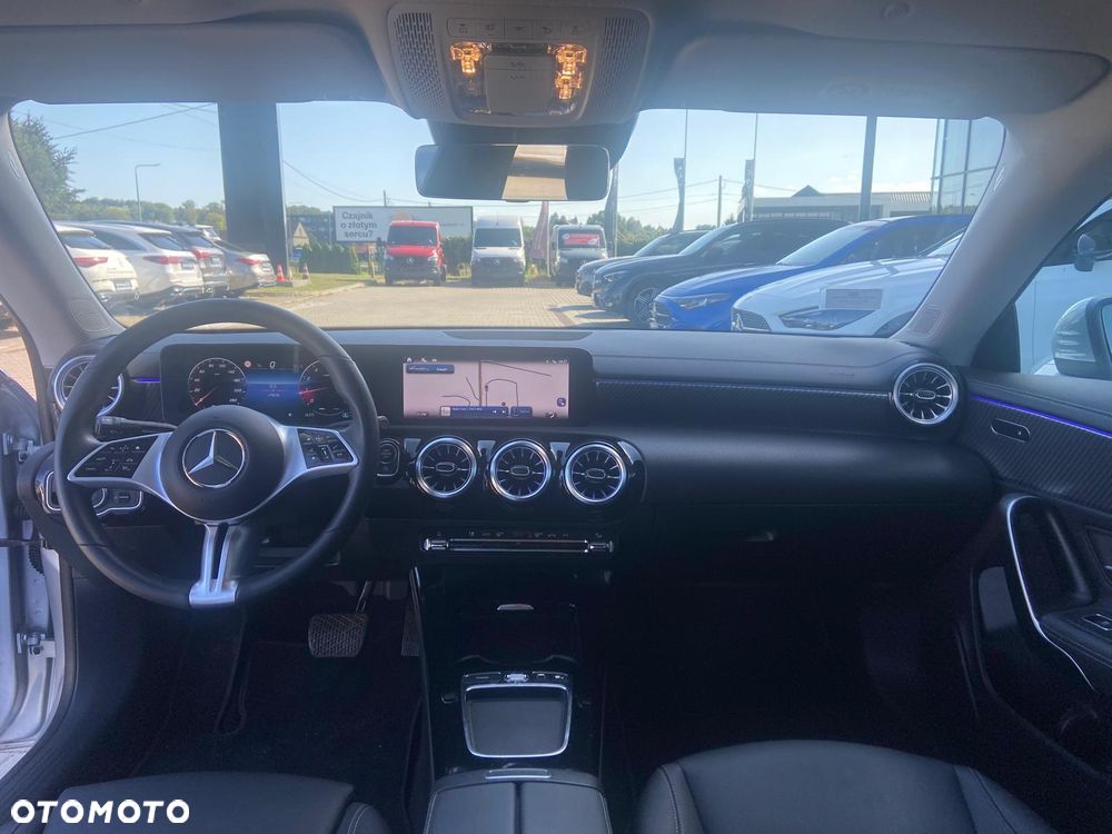 Mercedes-Benz CLA 180 Progressive 7G-DCT - 10