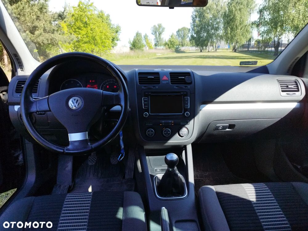 Volkswagen Golf - 2