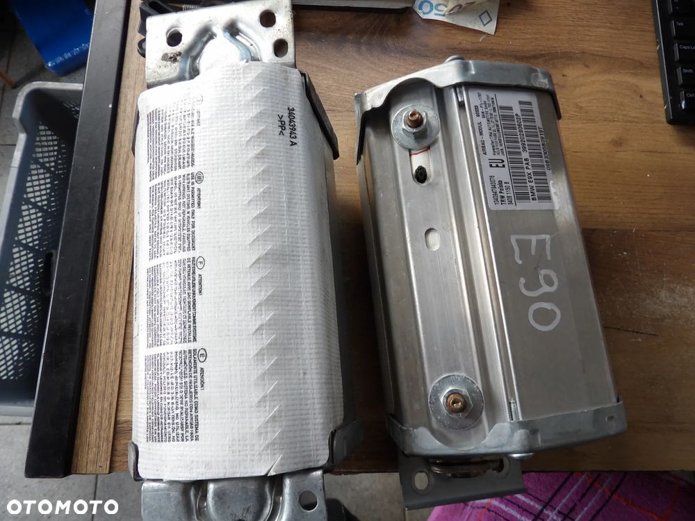 BMW - E90 - DESKA ROZDZIELCZA , KOKPIT , KONSOLA - BEZ NAWIGACJI , POD KUBKI - PODUSZKA KIEROWCY I PASAŻERA - NAPINACZE - DEMONTAŻ - ORYGINAŁ - 6