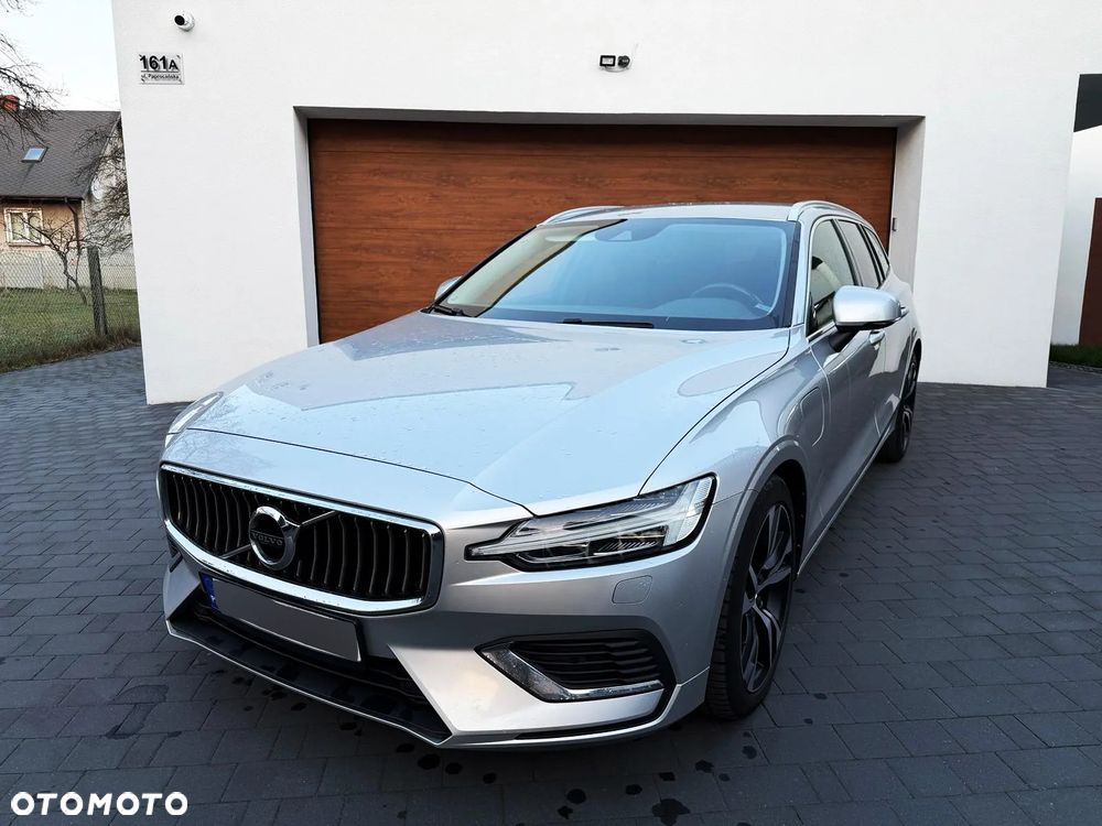 Volvo V60 T6 AWD Plug-In Hybrid Ultra Bright - 1
