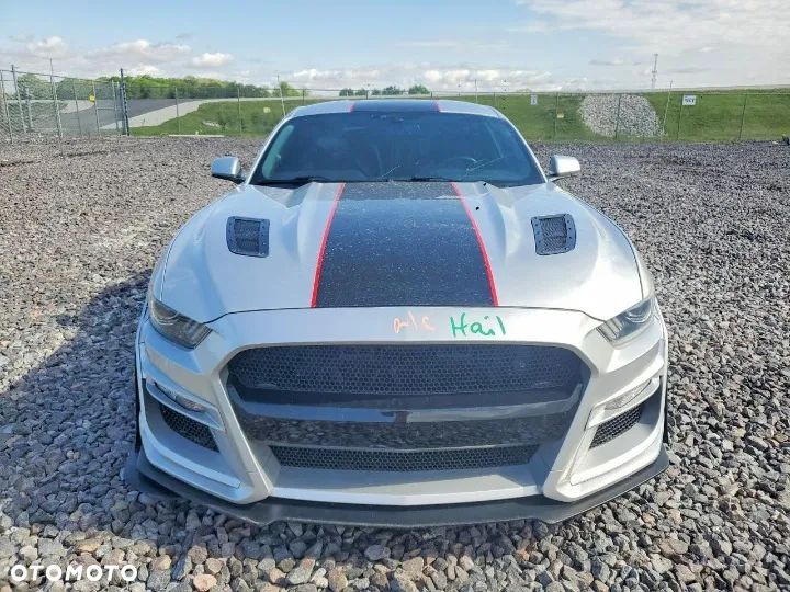 Ford Mustang - 5