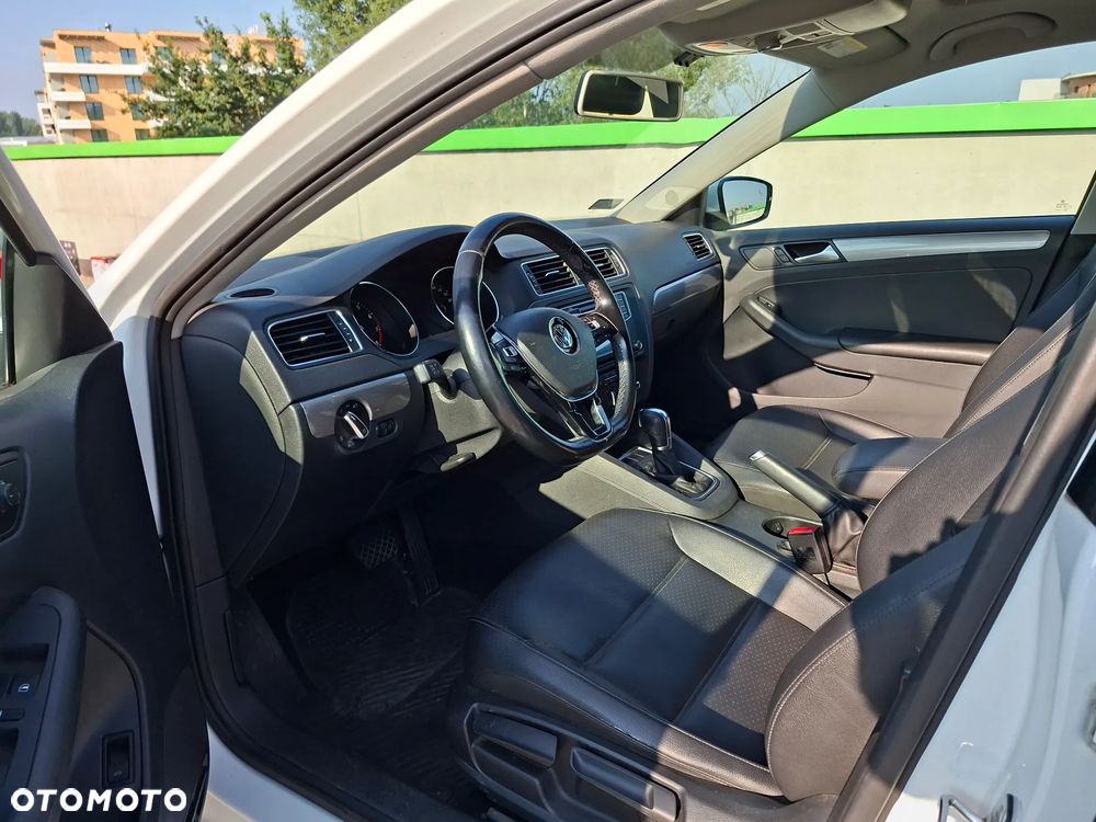 Volkswagen Jetta - 9