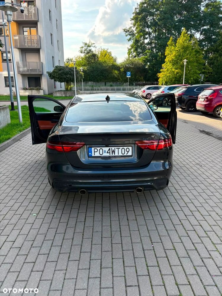 Jaguar XE 2.0 P250 R-Dynamic HSE - 9