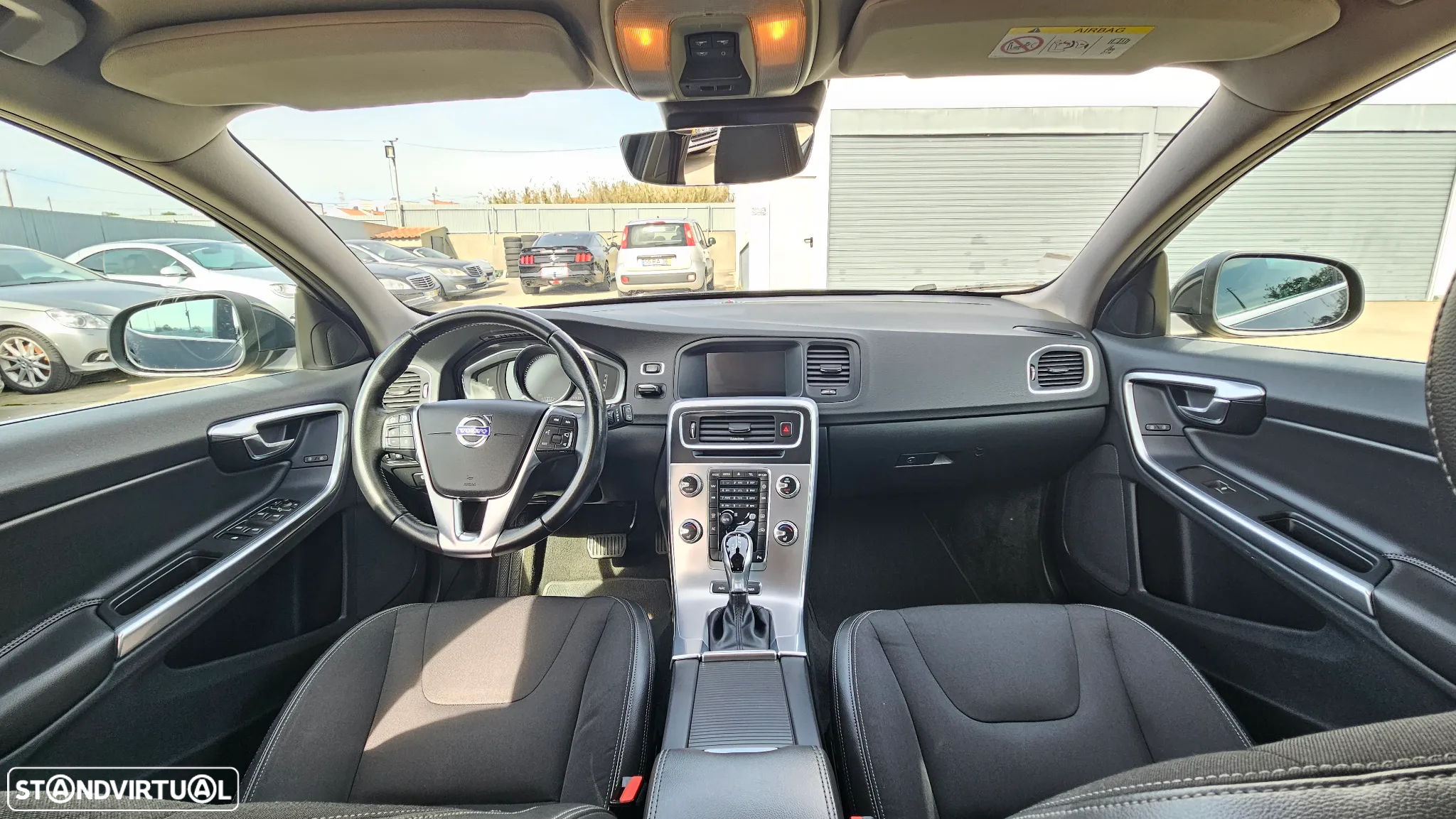 Volvo V60 2.4 D6 Momentum AWD Phev - 17