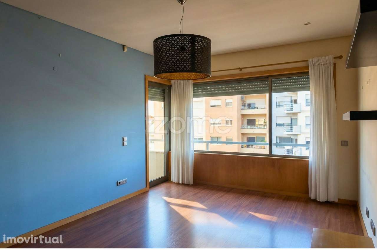 Apartamento T2 para Arrendamento, perto do Hospital de S. João - Grande imagem: 2/17