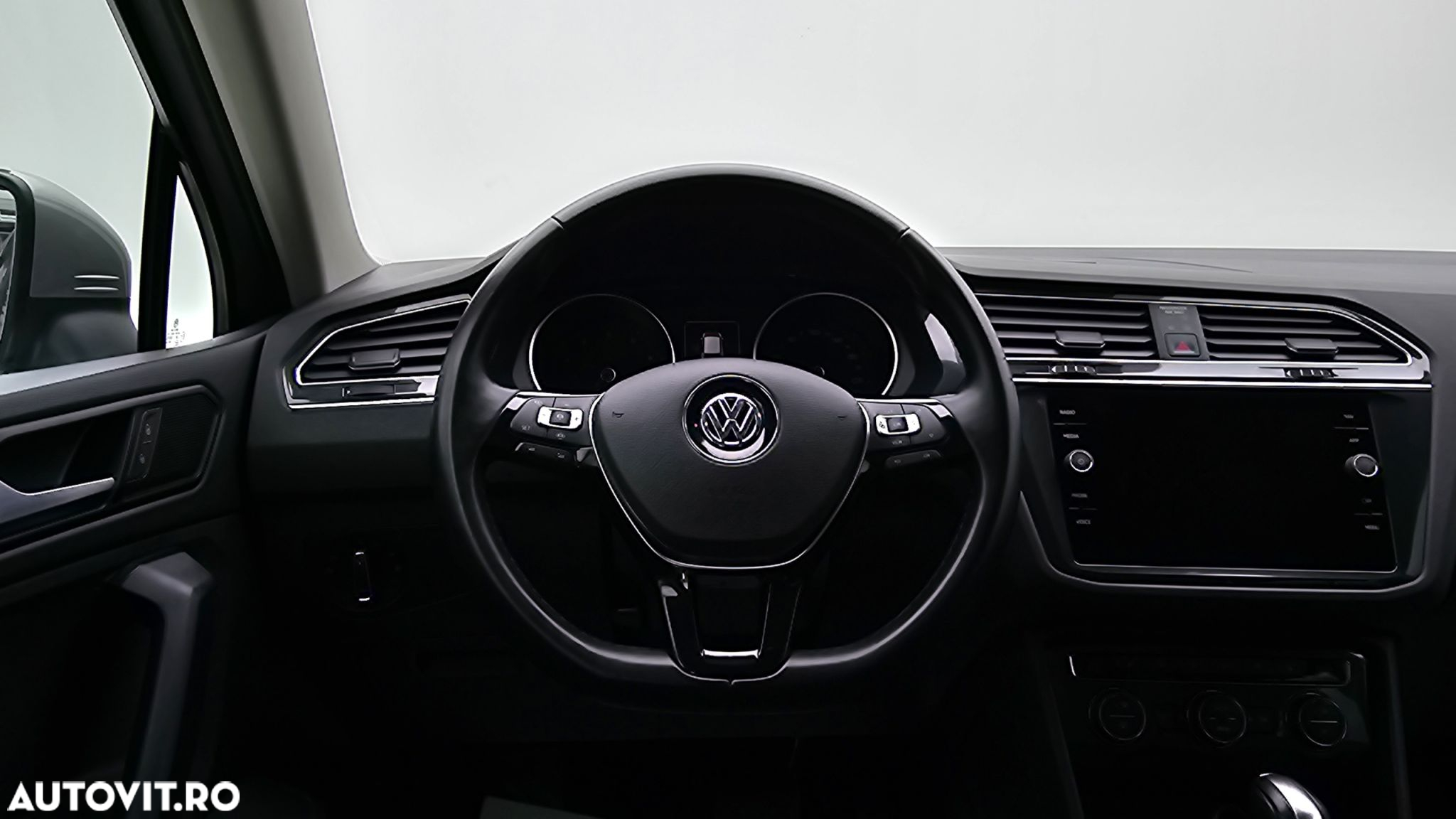 Volkswagen Tiguan - 15