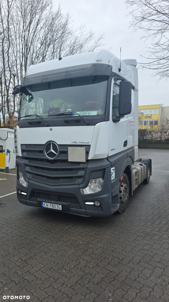 Mercedes-Benz Acteos
