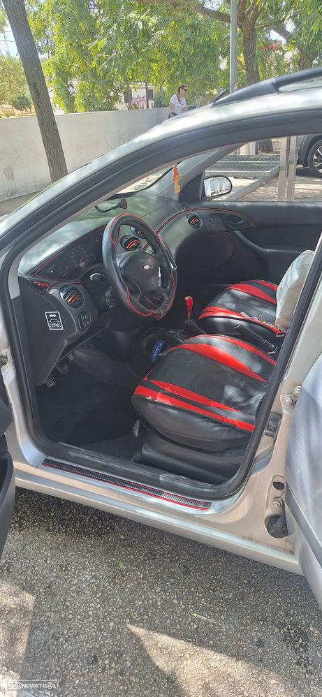 Ford Focus 1.6 Ambiente - 9