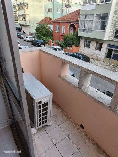 T2 Parque Central, junto à Escola Teatro - Grande imagem: 5/10