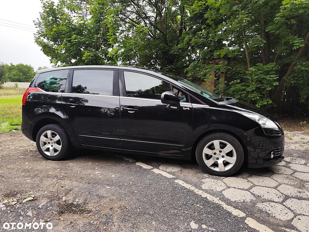 Peugeot 5008 HDI FAP 150 Family Plus - 20