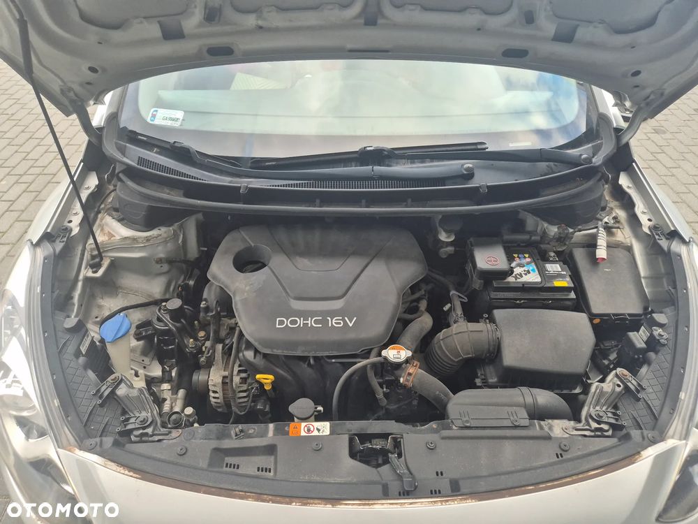 Hyundai i30 1.6 Premium - 12
