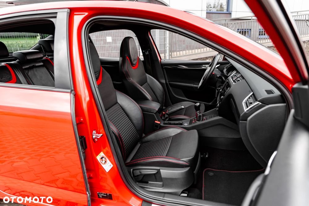 Skoda Octavia 2.0 TSI RS - 23