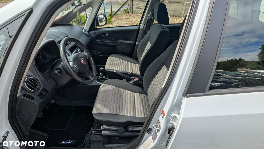 Fiat Sedici - 12