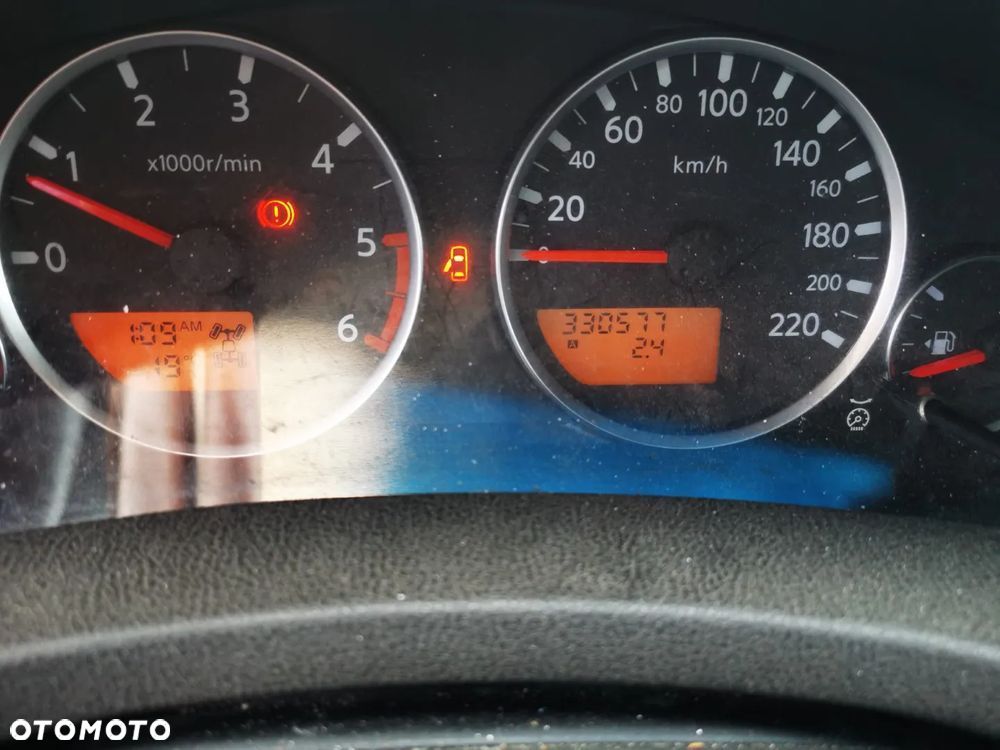 Nissan Pathfinder 2.5 DCi Comfort / XE - 6