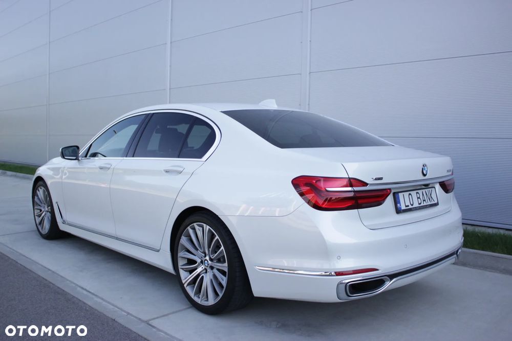 BMW Seria 7 2017 photo 3