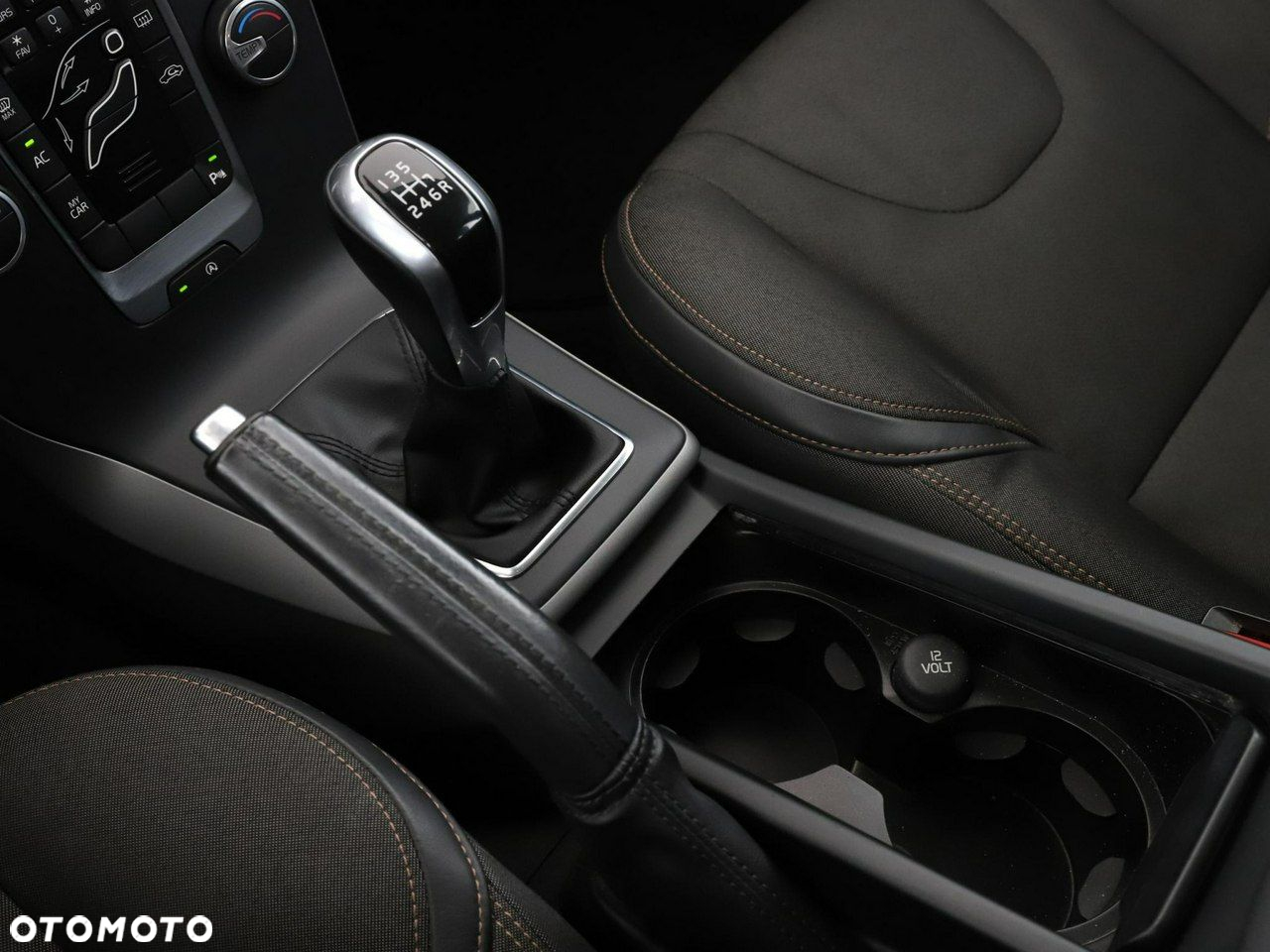 Volvo V40 Cross Country D2 - 27