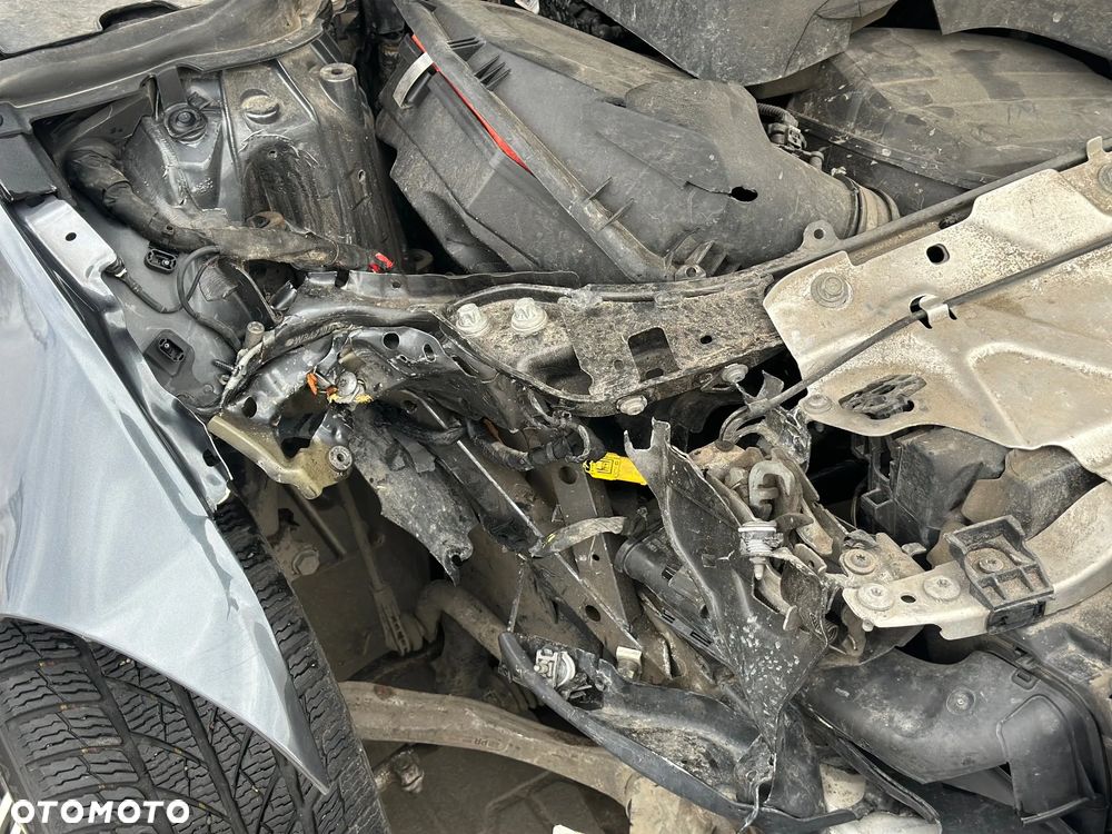 BMW Seria 3 318i - 12