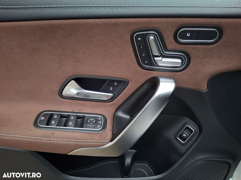 Mercedes-Benz CLA - 33