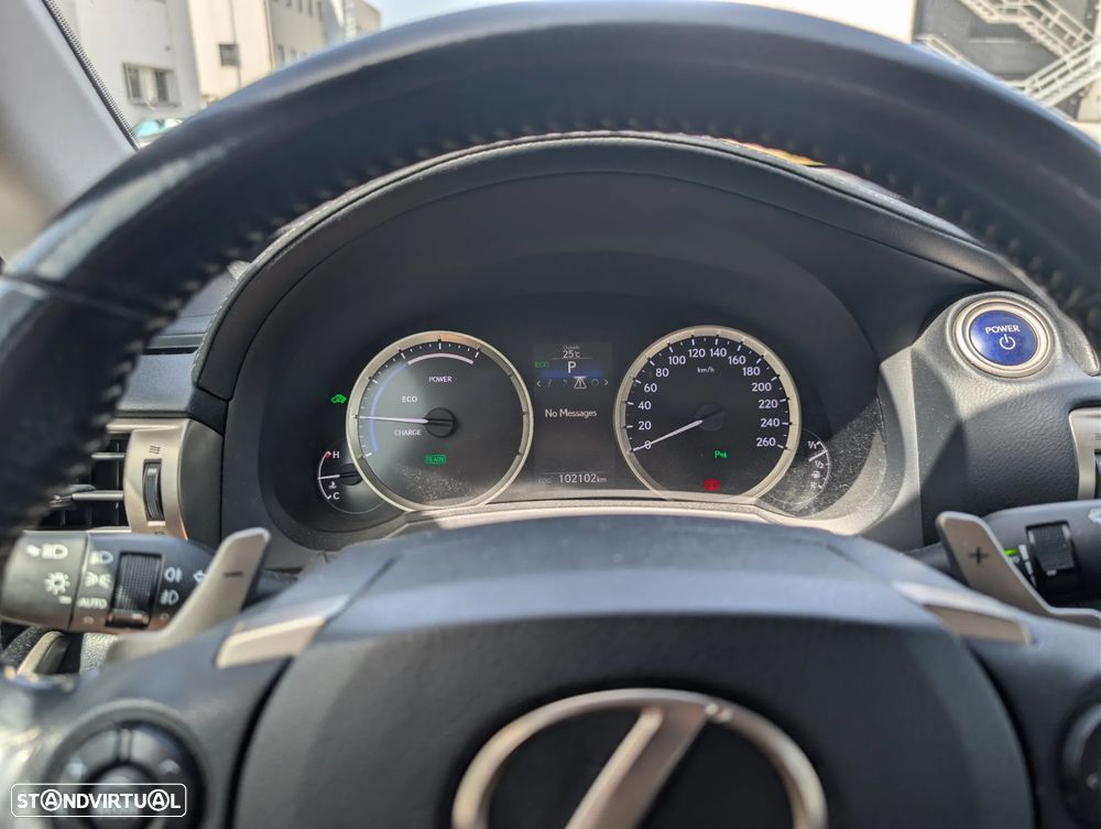 Lexus IS 300H Executive+ - 9