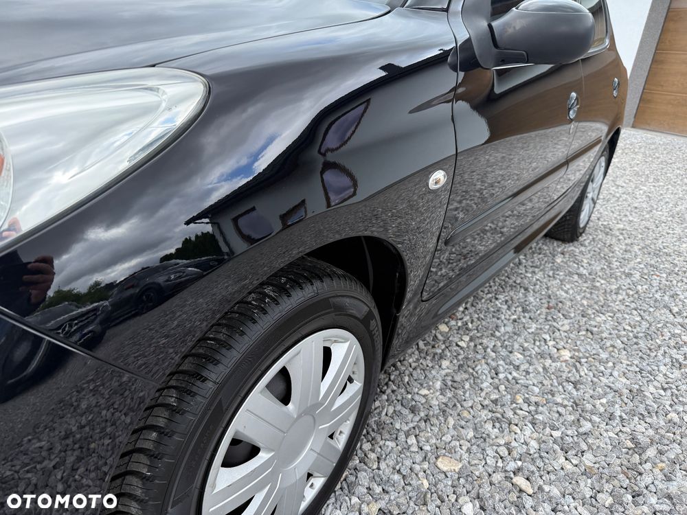 Peugeot 206 plus 75 - 16