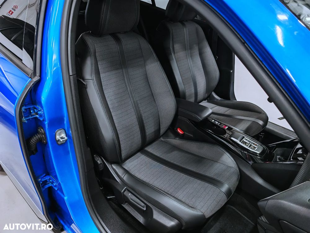 Peugeot 2008 PureTech 130 EAT8 Allure - 21