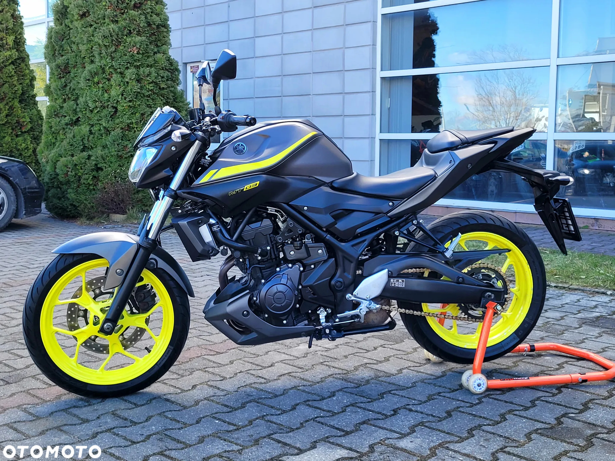 Yamaha MT - 18