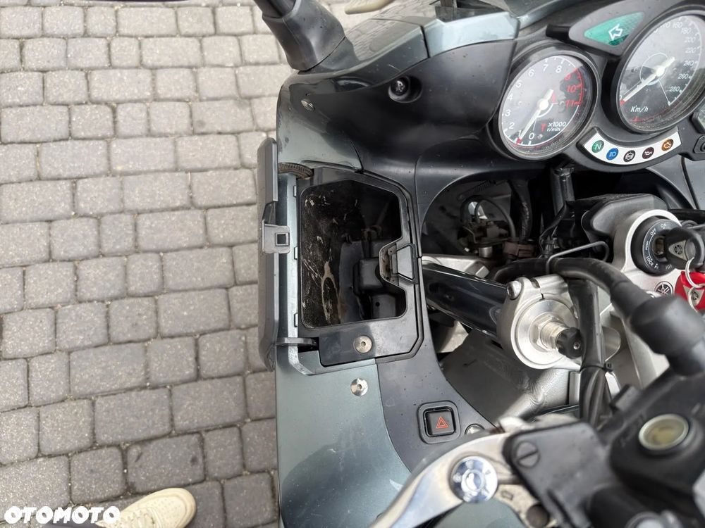 Yamaha FJR - 12