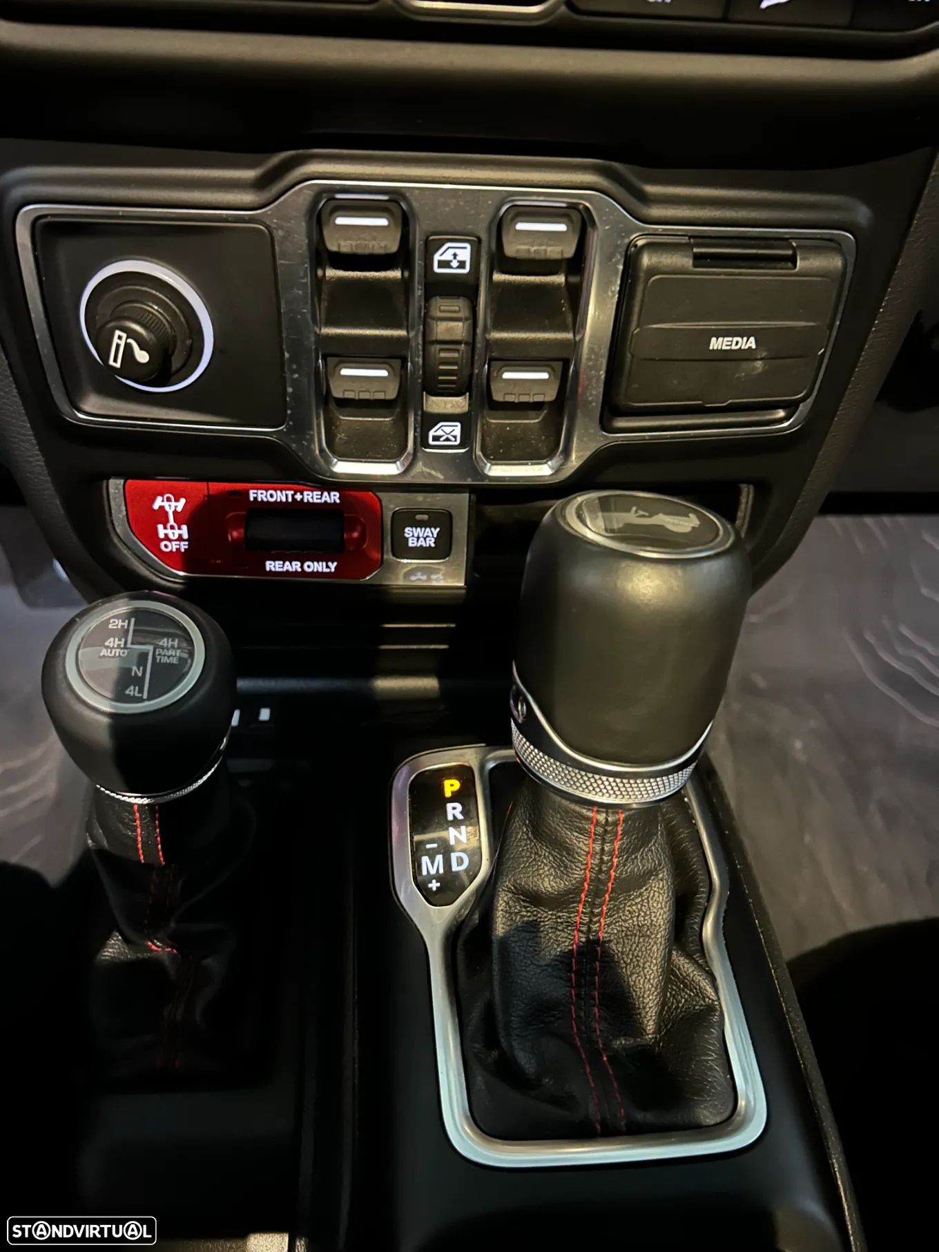 Jeep Wrangler - 12
