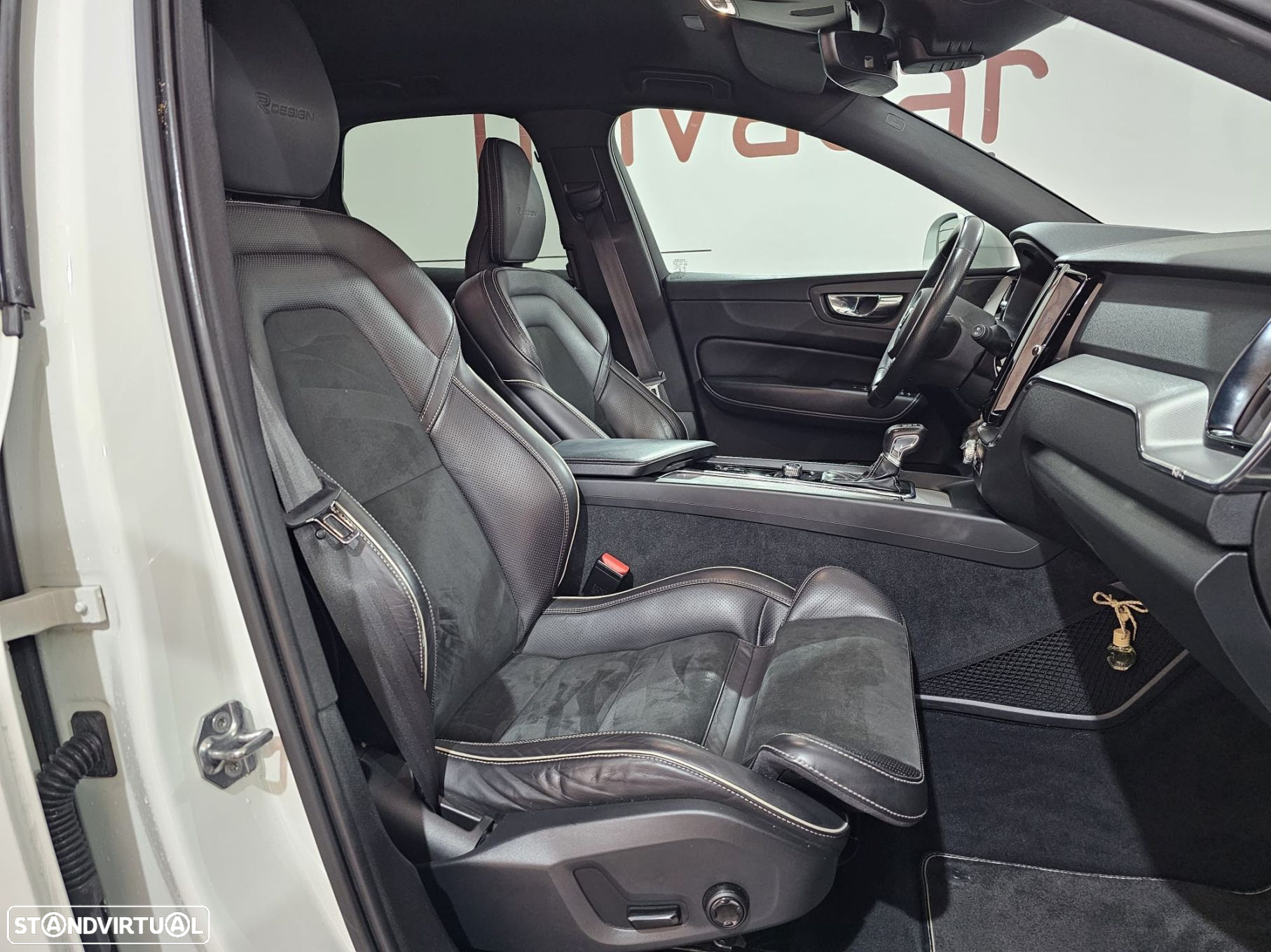 Volvo XC 60 2.0 D4 R-Design Geartronic - 6