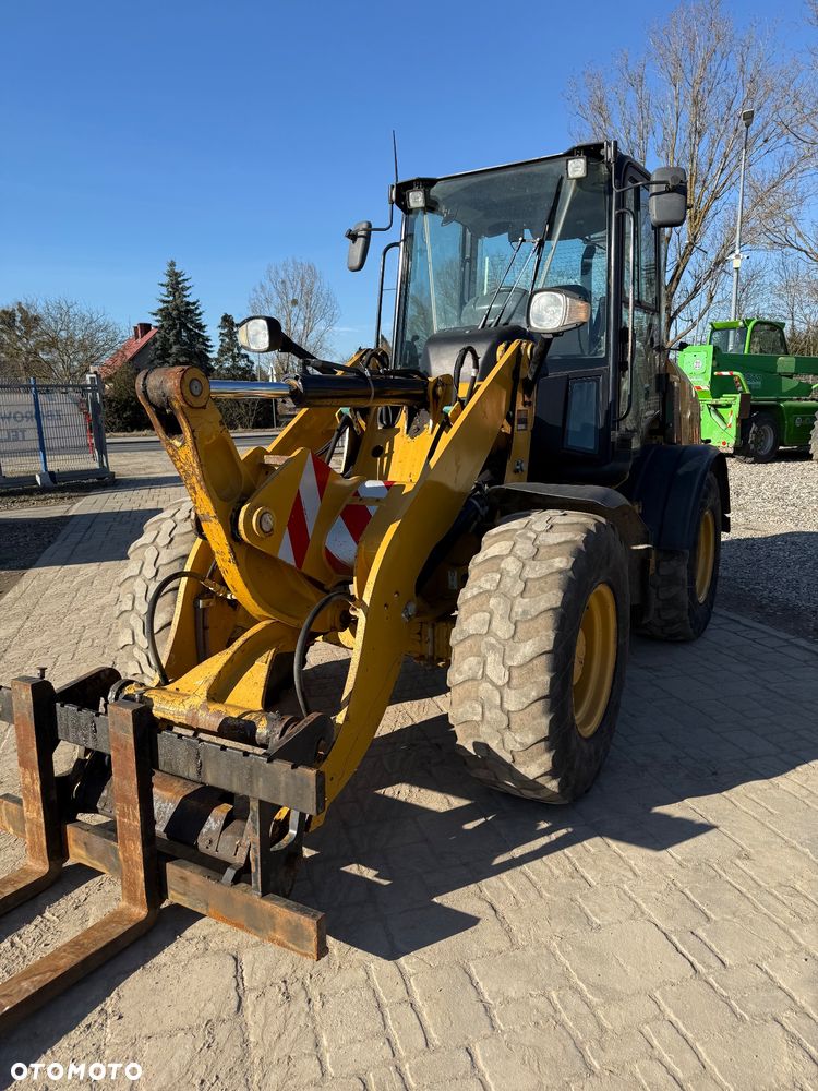 Caterpillar 908M - 4