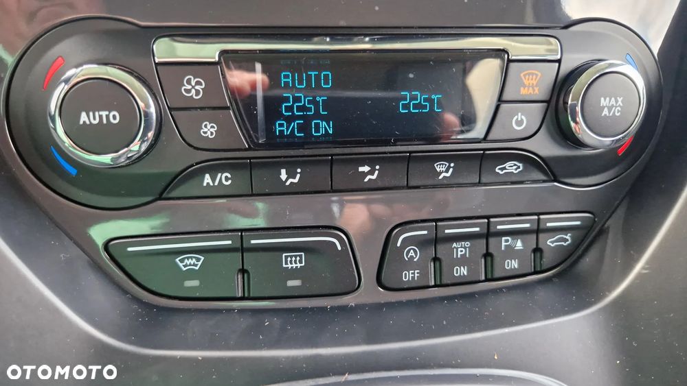 Ford Kuga 2.0 TDCi 4x4 Titanium - 12