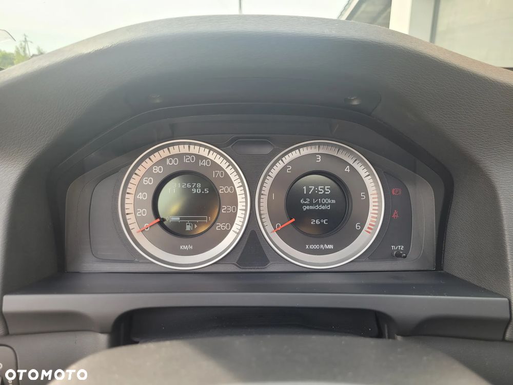 Volvo V60 D3 Momentum - 14