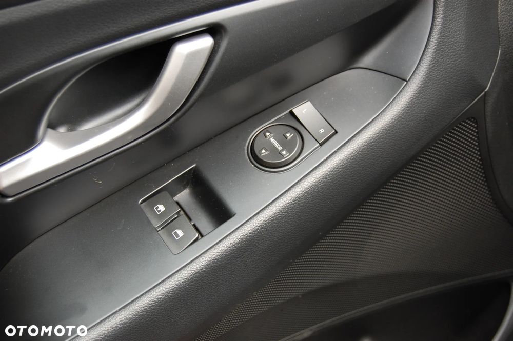 Hyundai i30 1.4 Trend - 21