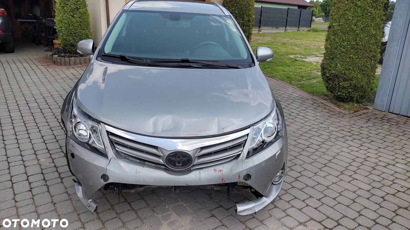 Toyota Avensis - 1